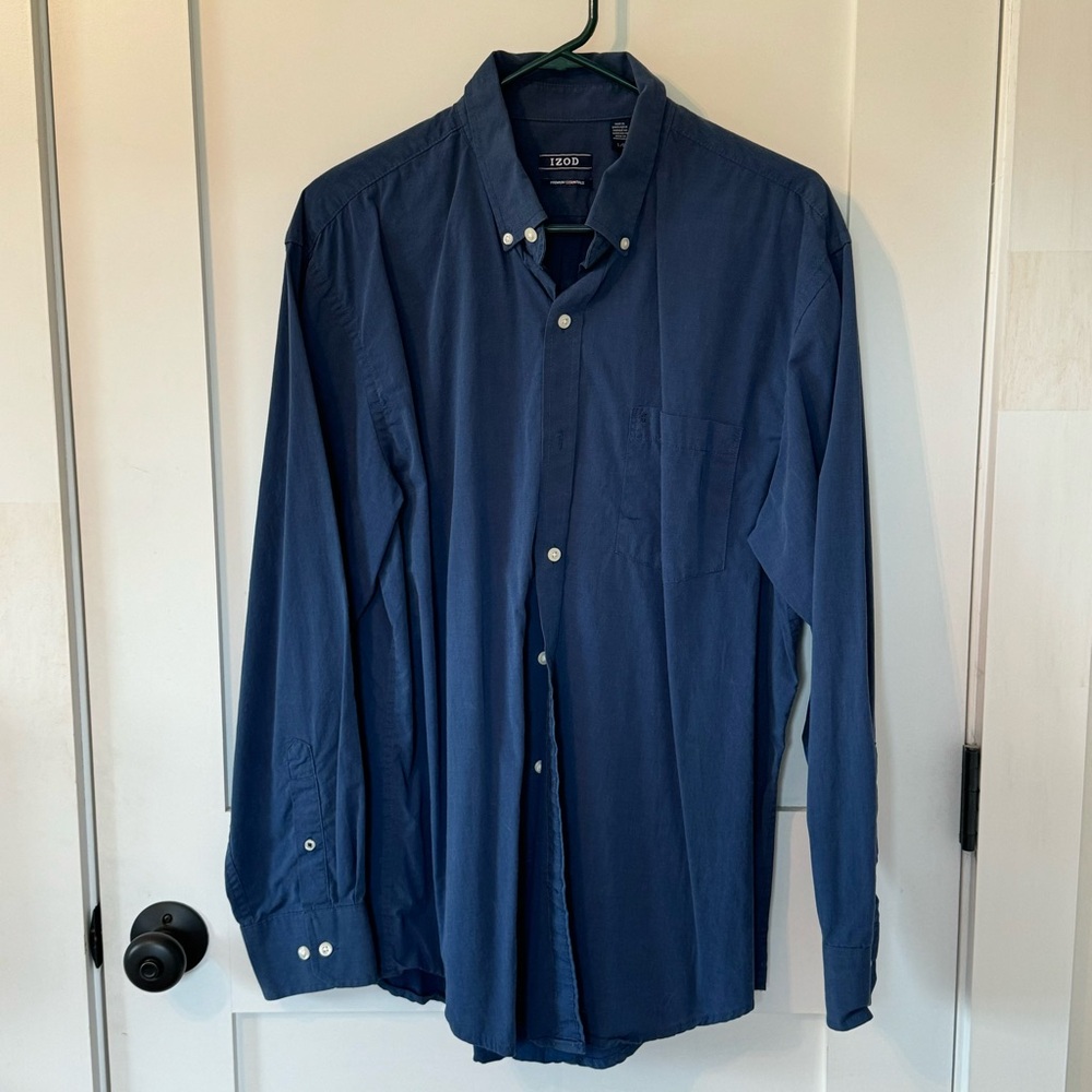 Pick any 4 of any $6 men’s button-down for $18!! 
Very lightly worn.